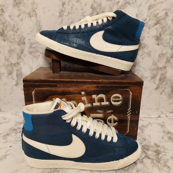 Nike Shoes - Pre-owned 2014 nike blazer mid